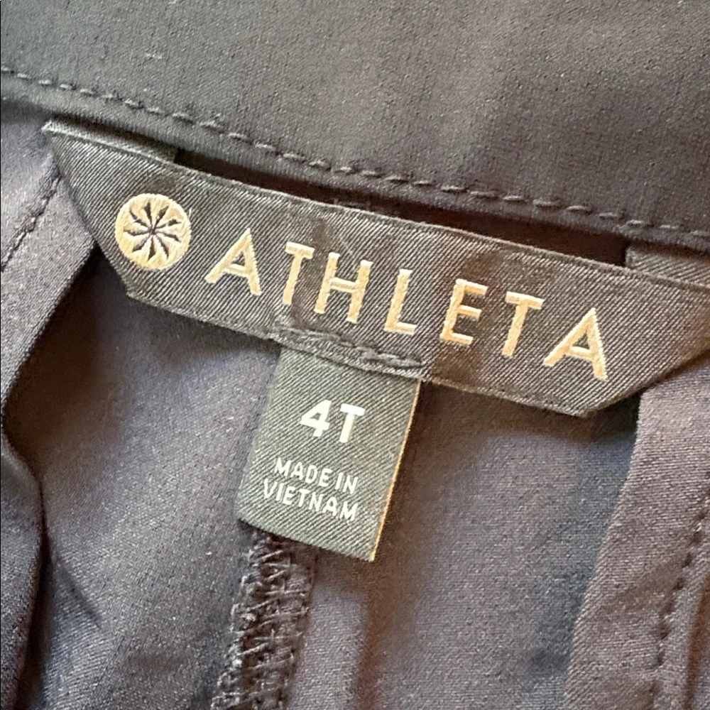 Athleta sz 4T black straight leg pants with pockets